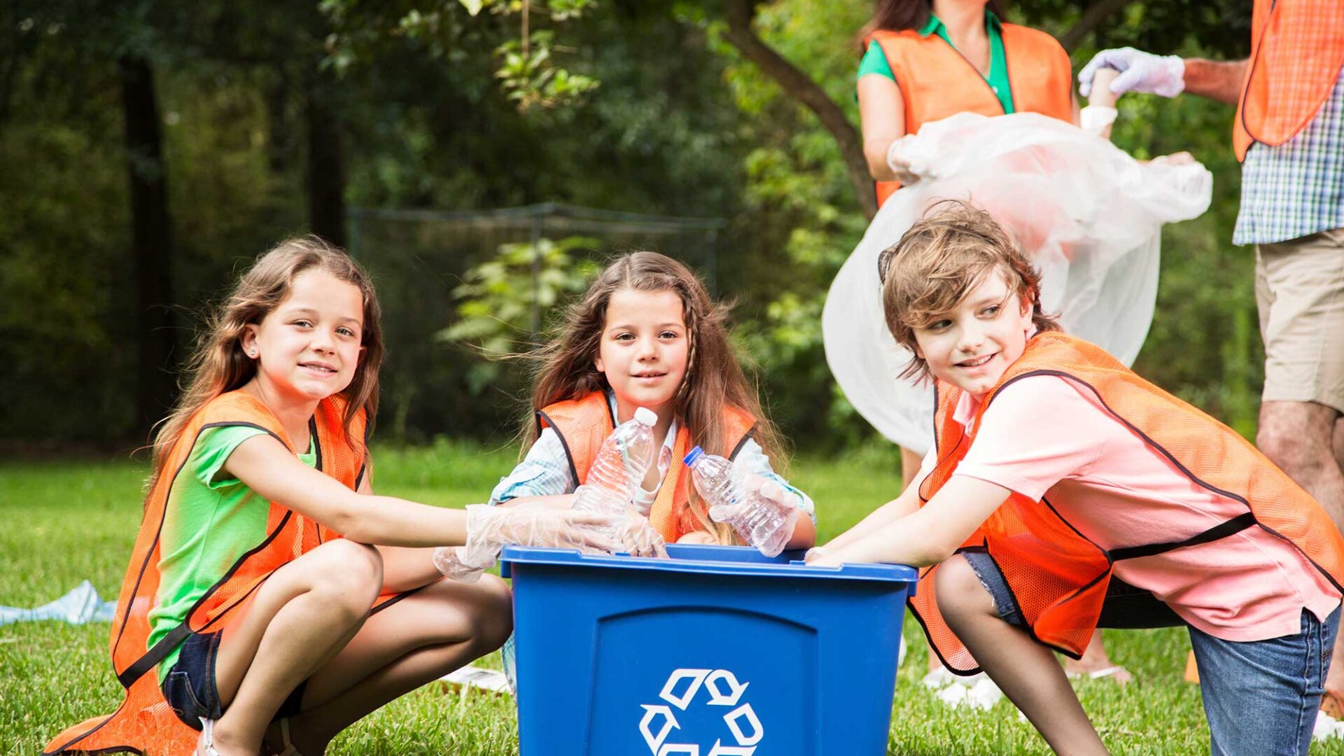 Scout-recycling-centre-kids